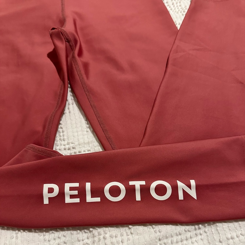 Peloton Solid Flex Legging Red Large - image 4
